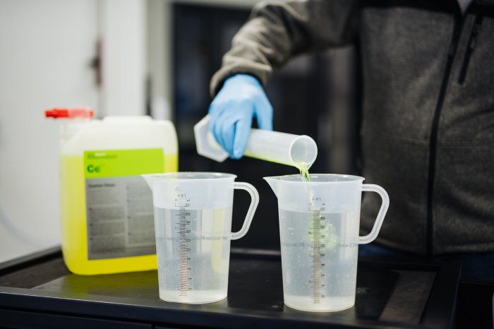 Přípravek na čištění a mytí podlah Koch Cosmo Clean 11 kg-5