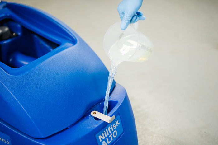 Přípravek na čištění a mytí podlah Koch Cosmo Clean 22 kg-7